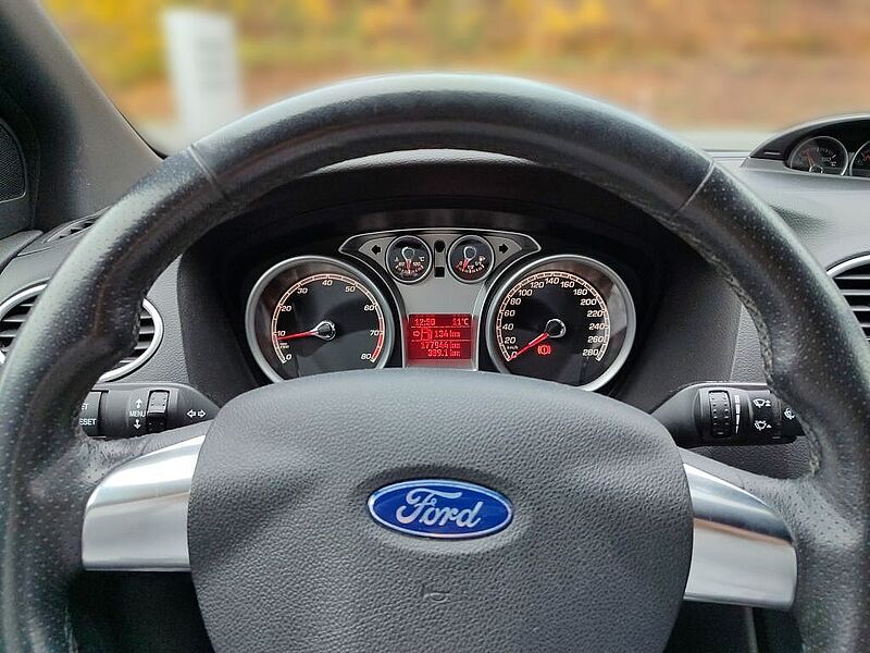 Ford Focus 2.5 ST MK2 viel Zubehör/ Top Zustand